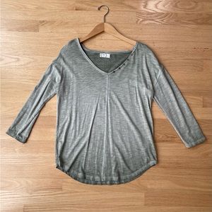 Maurice’s Green 3/4 Sleeve Top Size Small in Excellent Condition